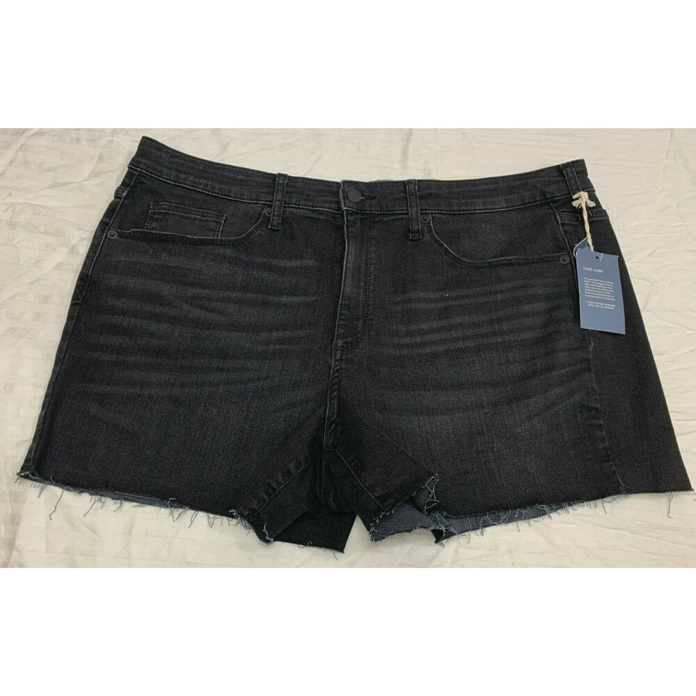 NWT UNIVERSAL TREAD WOMENS JEANS CUT OFF SHORTS SIZE 18